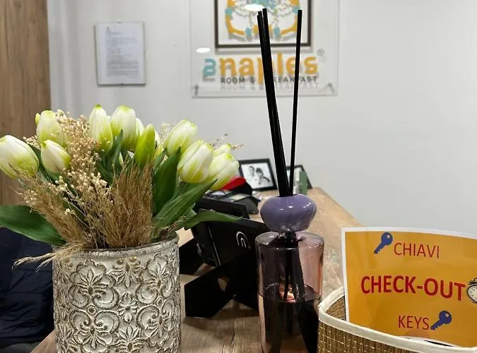 2naples Πανσιόν